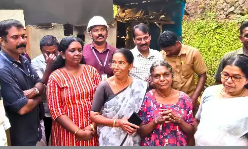 KSEB Employees Install Free Power Connection for Elderly Keralam Woman KSEB Employees Install Free Power Connection for Elderly Keralam Woman