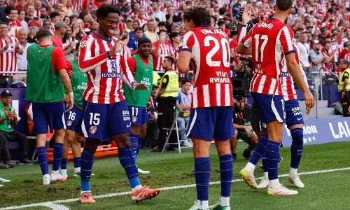 La Liga: Atletico Madrid Edge 10-Man Real Madrid 2-1 in Tense Derby Clash La Liga: Atletico Madrid Edge 10-Man Real Madrid 2-1 in Tense Derby Clash