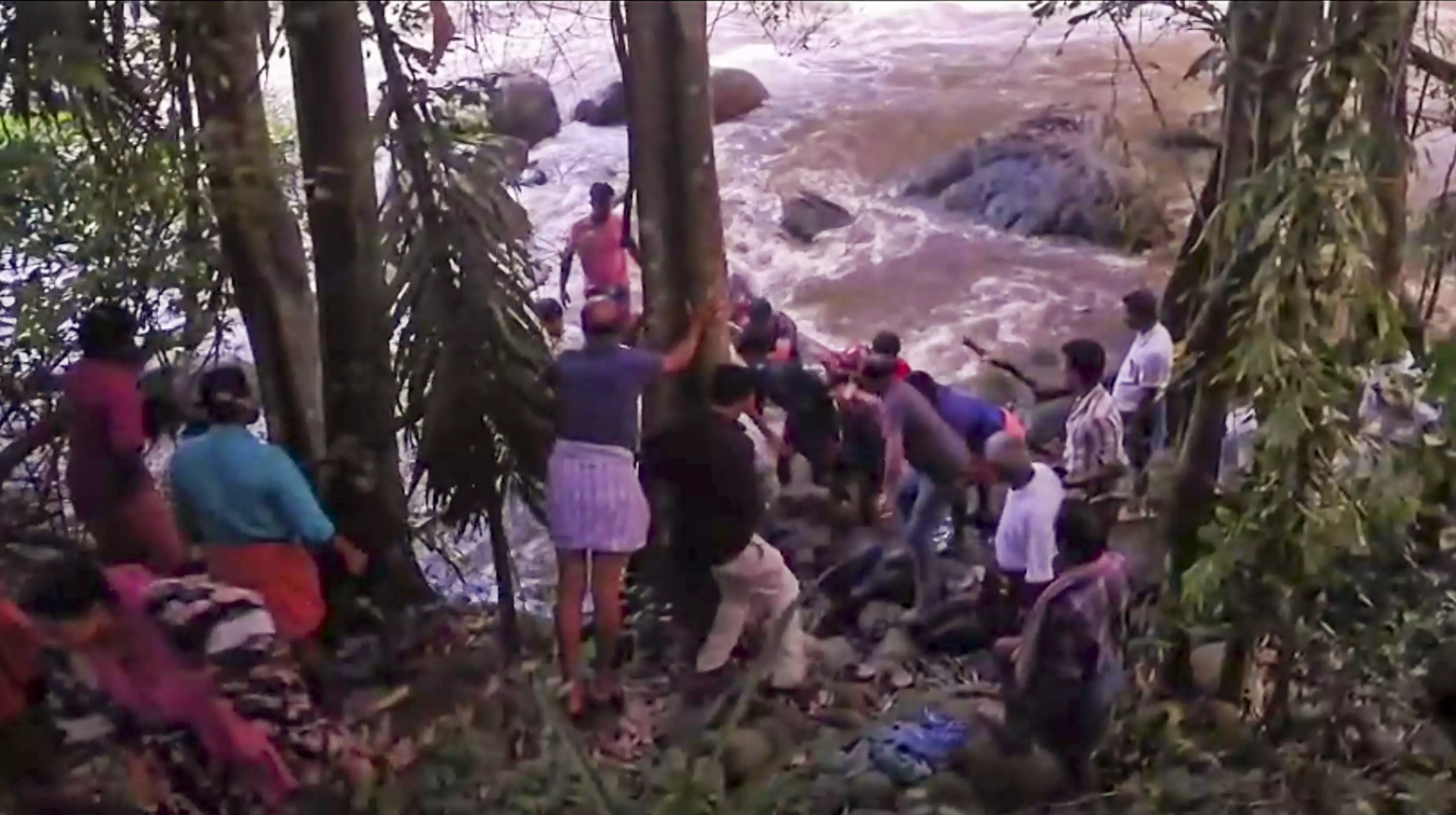 7 Dead in Idukki, Malappuram Landslides; Kottayam on Alert 7 Dead in Idukki, Malappuram Landslides; Kottayam on Alert