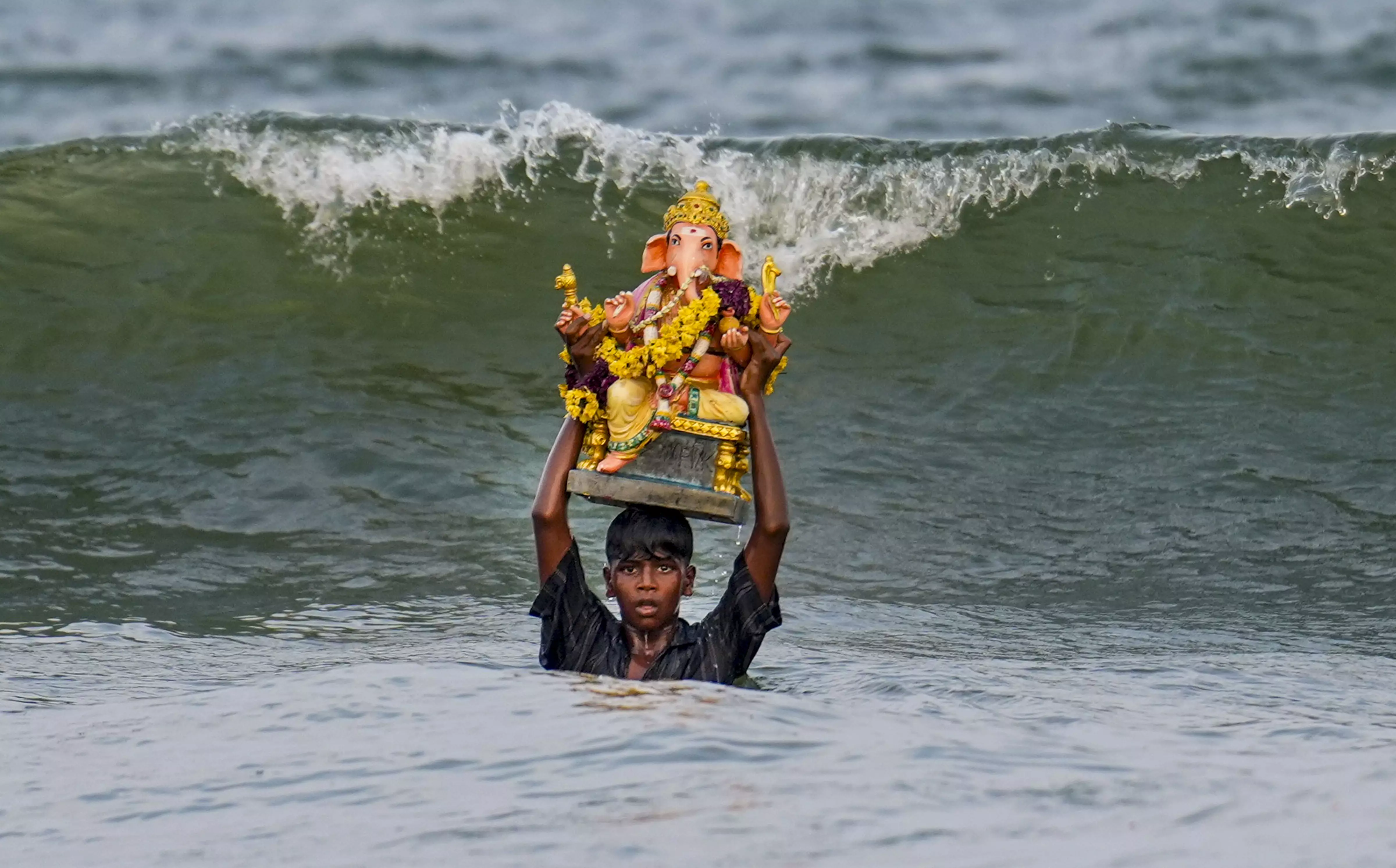 In Pictures: Over 2,000 Vinayagar Idols Immersed in Chennai Sea In Pictures: Over 2,000 Vinayagar Idols Immersed in Chennai Sea
