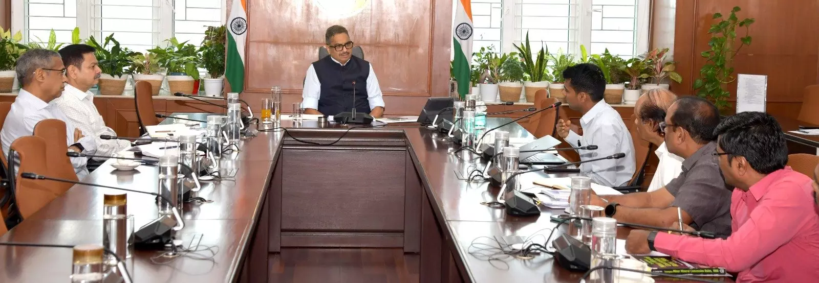 Sanjay Jaju Reviews Mines Dept, Orders Crackdown on Illegal Mining Sanjay Jaju Reviews Mines Dept, Orders Crackdown on Illegal Mining
