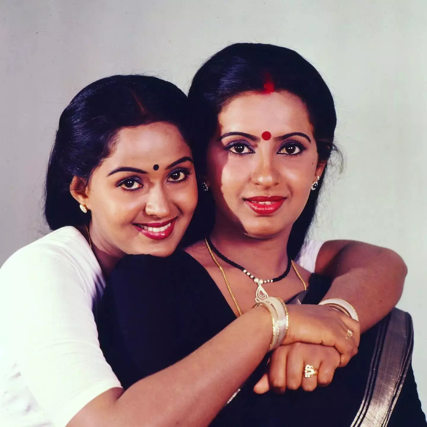 Actor Radha Accuses Sister Ambika of Cheque Fraud Actor Radha Accuses Sister Ambika of Cheque Fraud