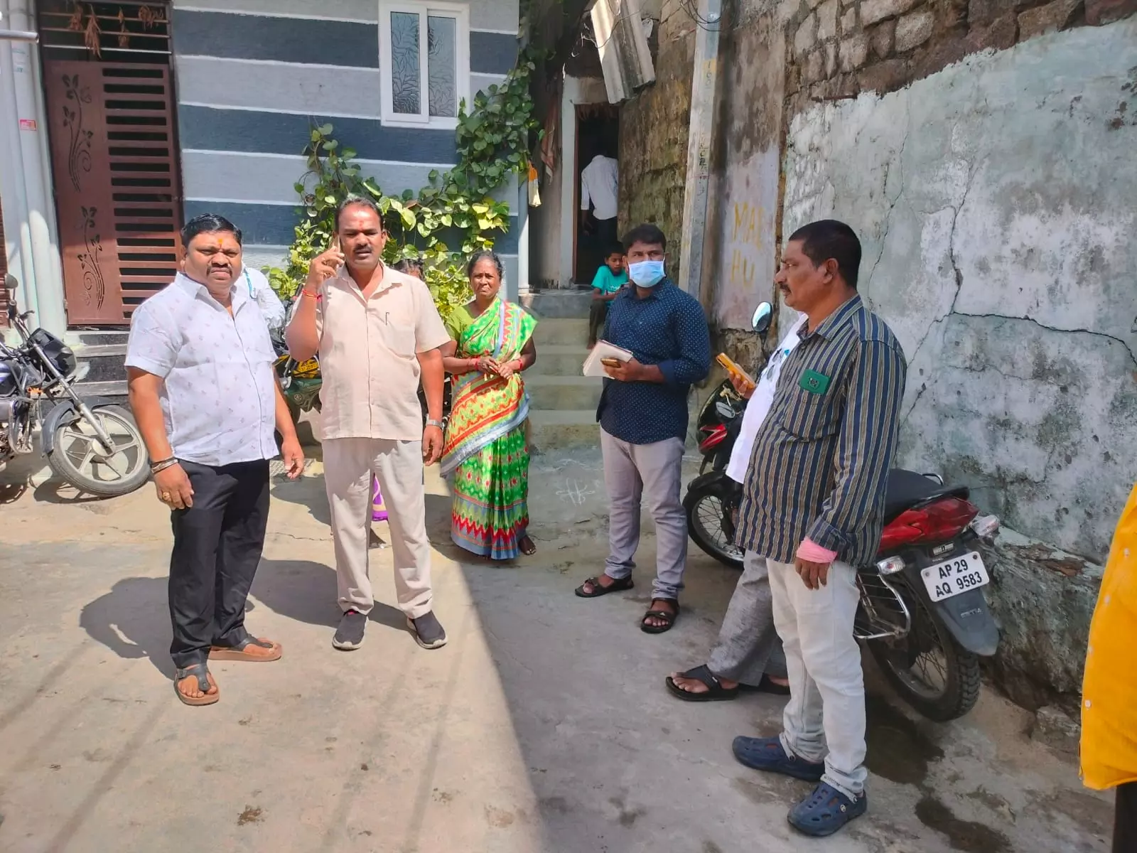 HMWS&SB Fines Five In Jubilee Hills For Wasting Drinking Water, Warns Of Disconnection HMWS&SB Fines Five In Jubilee Hills For Wasting Drinking Water, Warns Of Disconnection