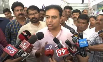 KTR, Harish Slam Govt, Demand Water Release From Jurala for Farmers KTR, Harish Slam Govt, Demand Water Release From Jurala for Farmers