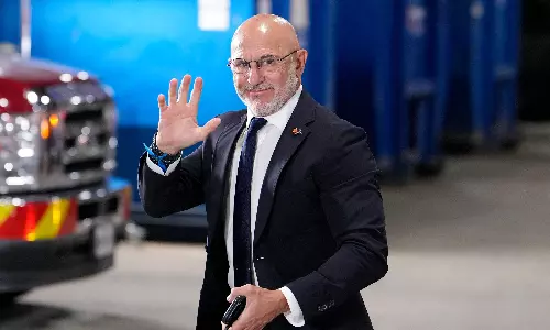 Spain Locks in World Cup-Winning Coach Luis De La Fuente With Deal Through 2032