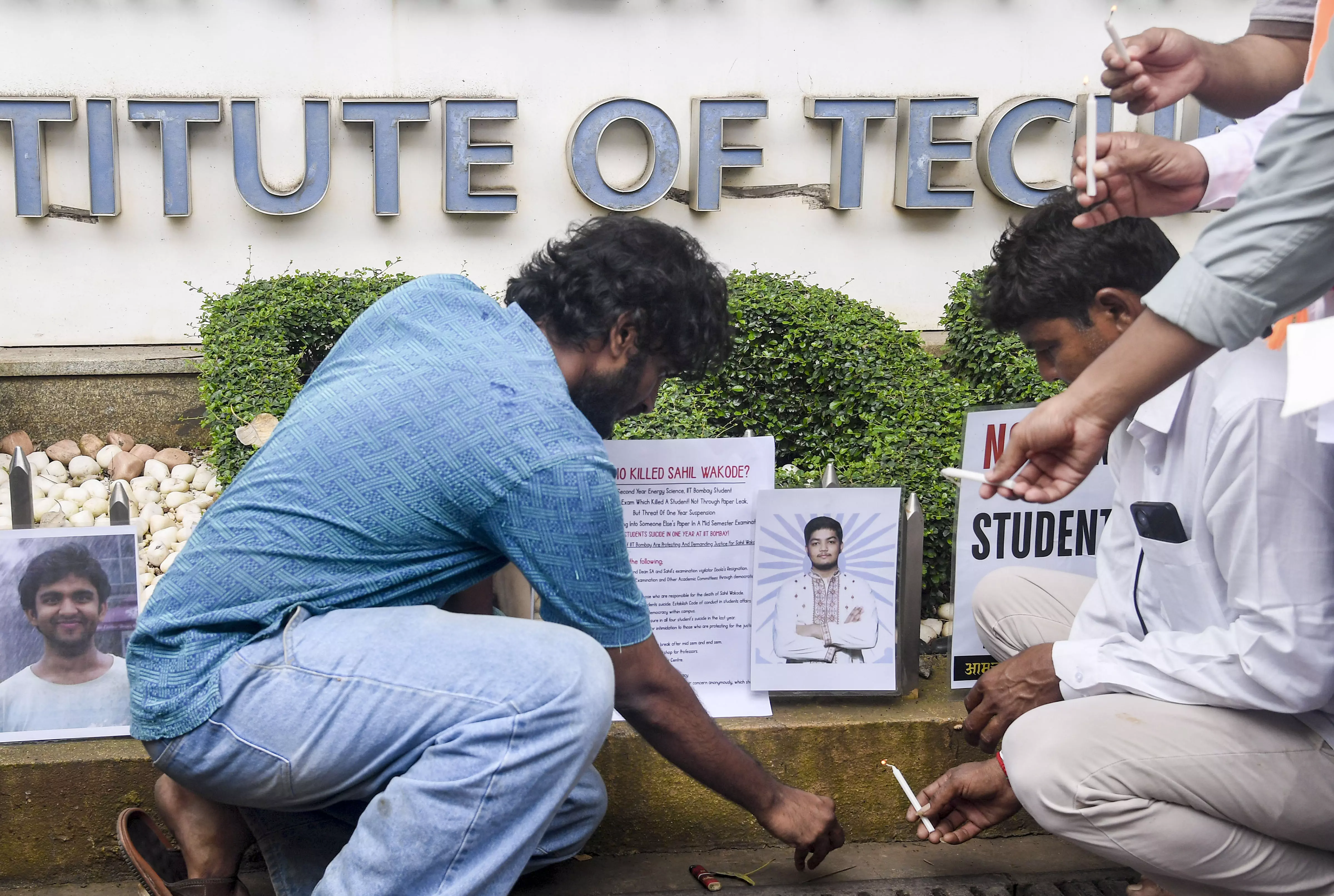 IIT-B Student Suicide: CCTV Shows Student Asked to Leave Exam Hall IIT-B Student Suicide: CCTV Shows Student Asked to Leave Exam Hall