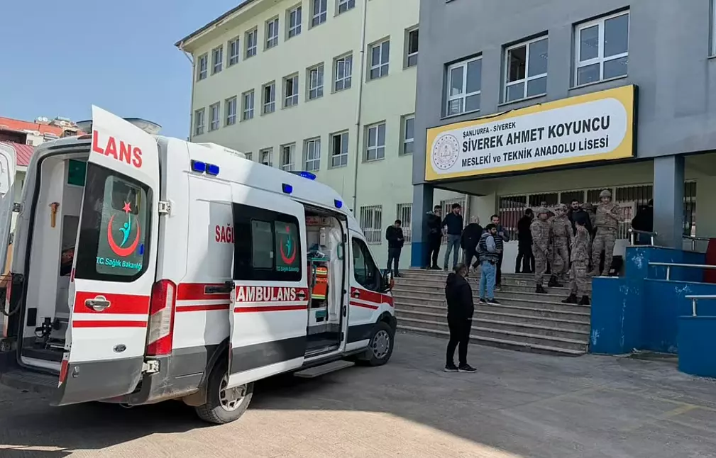 Gunman Opens Fire Near High School In Western Turkiye, Four Wounded Gunman Opens Fire Near High School In Western Turkiye, Four Wounded