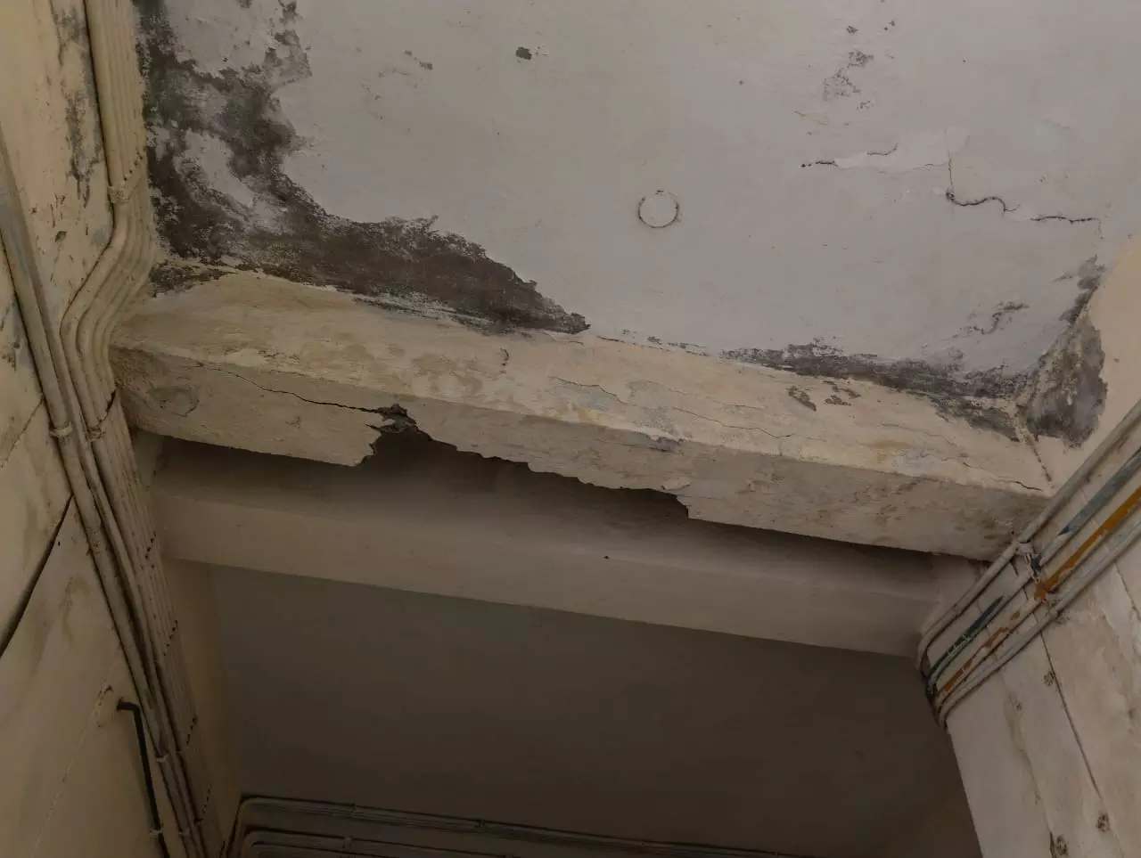 Warangal: MGM Hospital Ceiling Plaster Falls at Two More Places Warangal: MGM Hospital Ceiling Plaster Falls at Two More Places