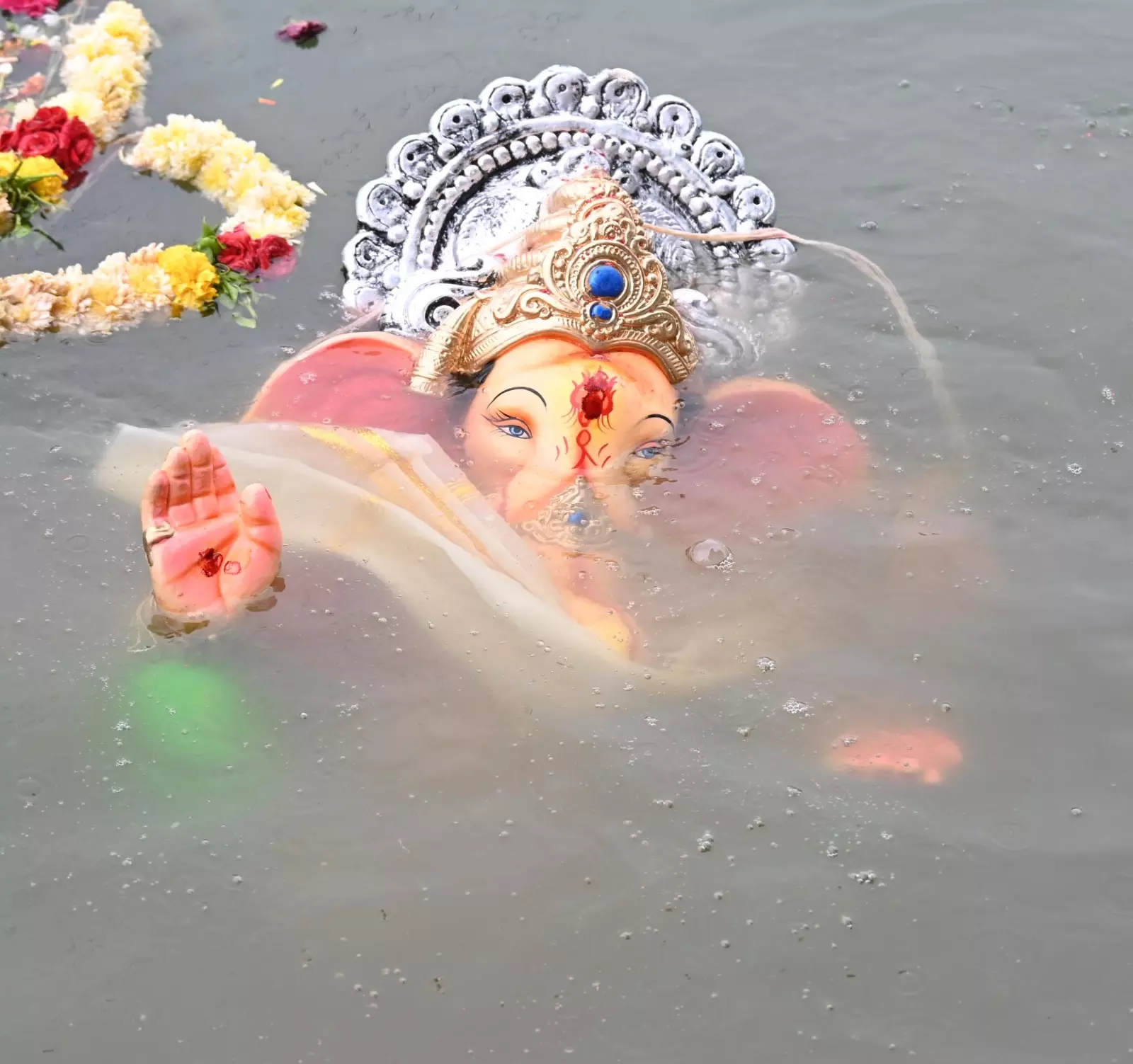 Ganesh Immersion Continues Amid Heavy Rain Ganesh Immersion Continues Amid Heavy Rain