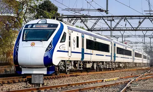 Vande Bharat Coach Develops Hot Axle At Vijayawada Station Vande Bharat Coach Develops Hot Axle At Vijayawada Station
