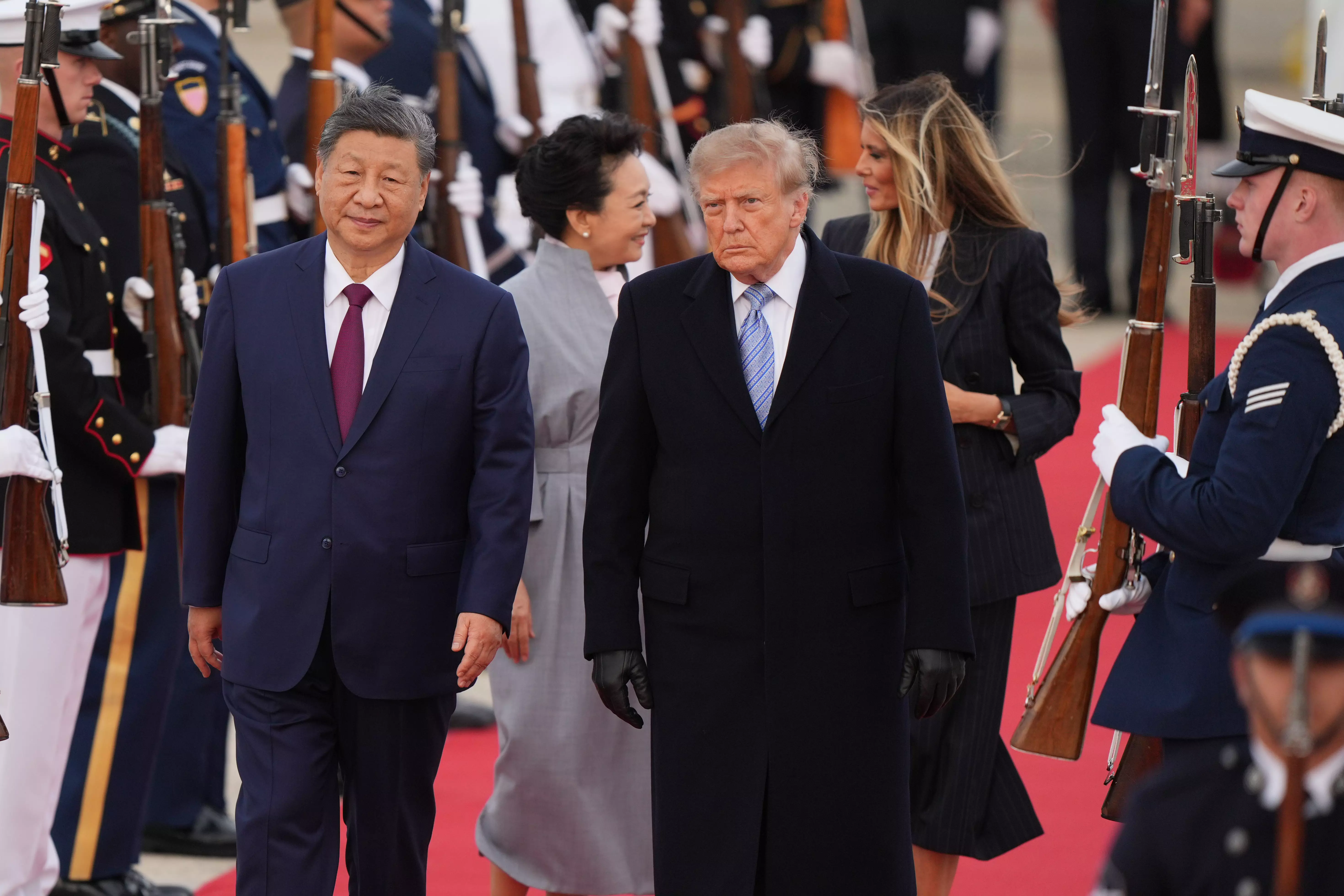 Xi Arrives in US for State Visit, Gets Tarmac Welcome from Trump Xi Arrives in US for State Visit, Gets Tarmac Welcome from Trump