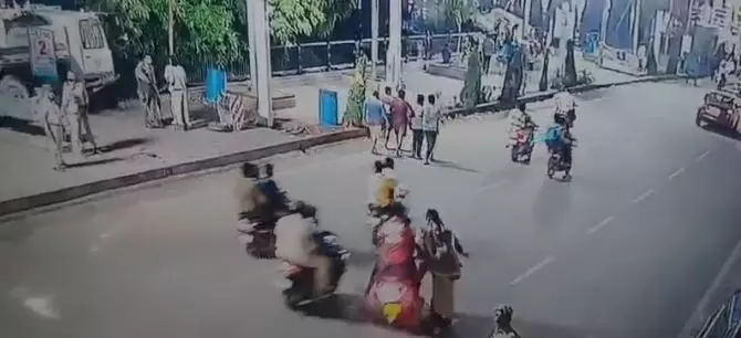 SI Dies After Bike Hit During Ganesh Immersion Duty in Hyderabad SI Dies After Bike Hit During Ganesh Immersion Duty in Hyderabad