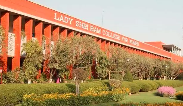 LSR College Resumes Offline Classes After Safety Concerns Over Minor’s Rape LSR College Resumes Offline Classes After Safety Concerns Over Minor’s Rape
