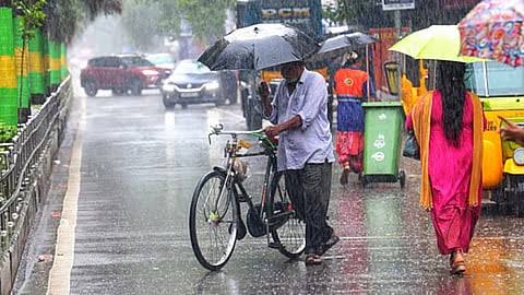 Friday Forecast Brings Rain, Thundershowers and Prayer Timings