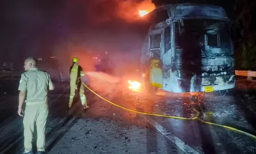 9 Dead as Bus Catches Fire on Yamuna Expressway in Greater Noida 9 Dead as Bus Catches Fire on Yamuna Expressway in Greater Noida