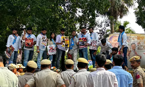 NSUI Marches to EC Over ‘Vote Chori’, Backs Rahul Gandhi’s Claims