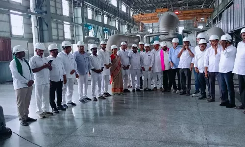 Tension Prevails As BRS Leaders Try To Enter Yadadri, Bhadradri Power Stations