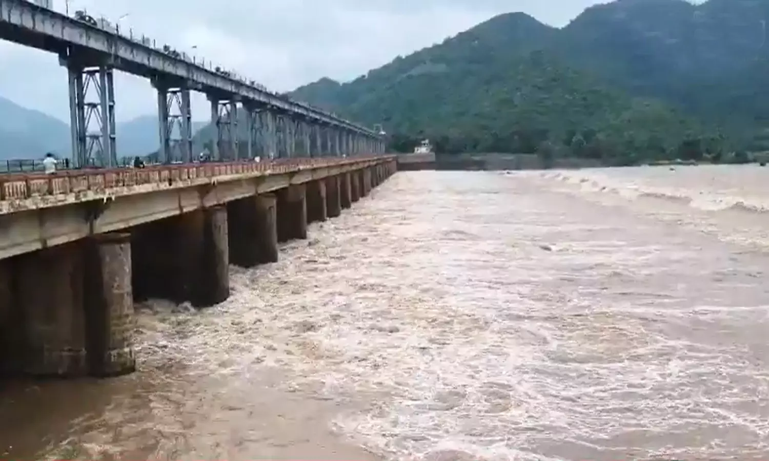 Heavy Rains Swell Vamsadhara, Nagavalli Rivers, Officials Alert Inhabitants Heavy Rains Swell Vamsadhara, Nagavalli Rivers, Officials Alert Inhabitants