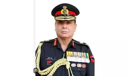 Army Chief Reviews LoC Readiness, Cataract Surgery Drive in Kashmir