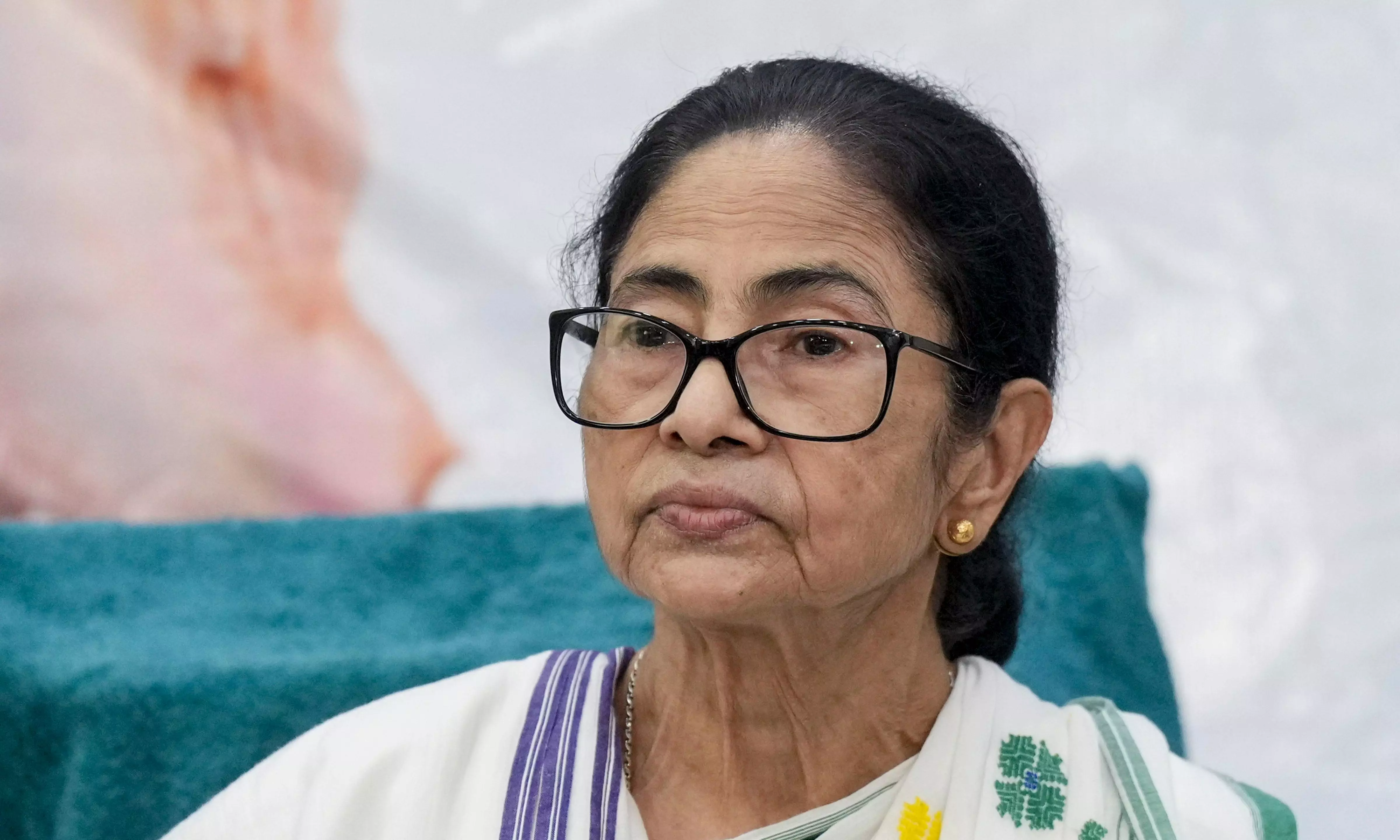 Mamata Alleges TMC Leaders Under ‘House Arrest’, BJP Blocks Rally Route Mamata Alleges TMC Leaders Under ‘House Arrest’, BJP Blocks Rally Route