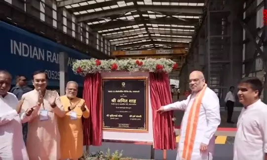 Shah Flags Off Indias First LNG Train