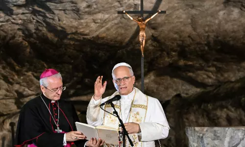 Pope Leo Draws 800,000 People to Central Paris for Open-Air Mass