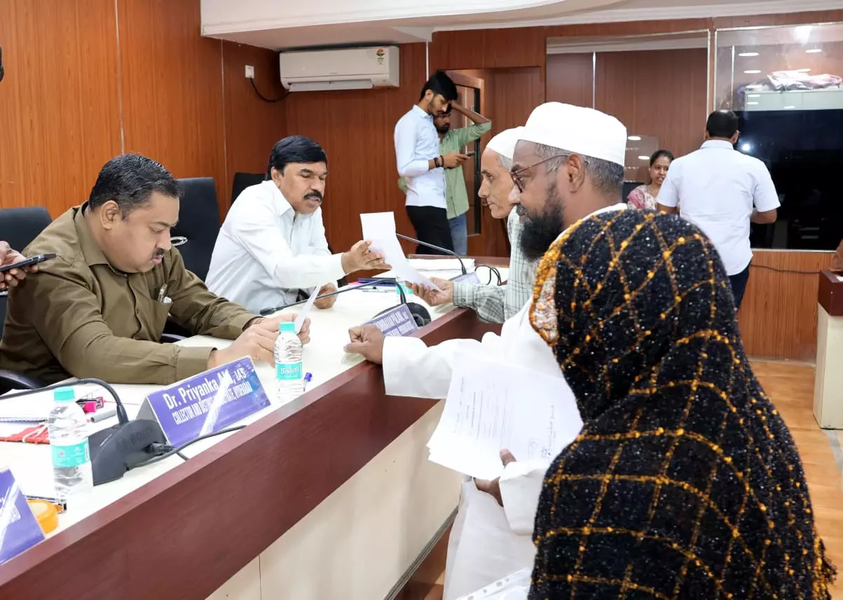 Officials Told to Resolve Prajavani Petitions Promptly Officials Told to Resolve Prajavani Petitions Promptly