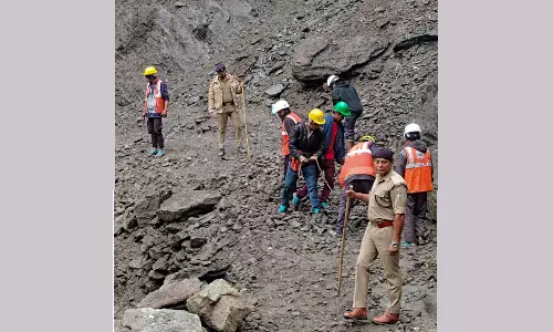 15,000 Pilgrims Evacuated After Landslide on Kedarnath Trek Route 15,000 Pilgrims Evacuated After Landslide on Kedarnath Trek Route