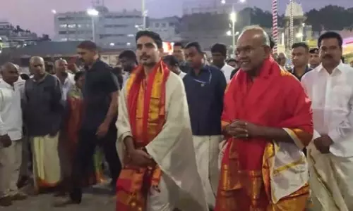 Nara Lokesh, Singapore Minister Shanmugam Offer Prayers at Tirumala Nara Lokesh, Singapore Minister Shanmugam Offer Prayers at Tirumala