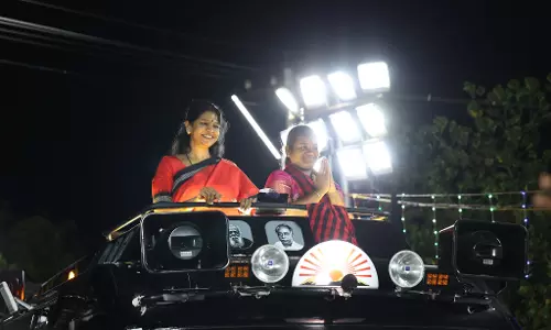 Kanimozhi Calls Vijay “Dear Younger Brother Vijay”