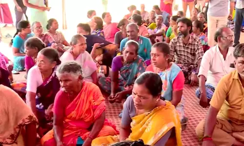Fishermen Stage Protest Against New Secretariat-Assembly Project in Chennai Fishermen Stage Protest Against New Secretariat-Assembly Project in Chennai