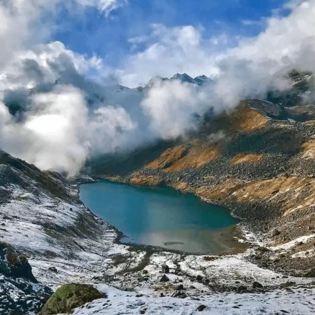 Five Trekkers Go Missing on Vasukital Trek in Uttarakhand Five Trekkers Go Missing on Vasukital Trek in Uttarakhand