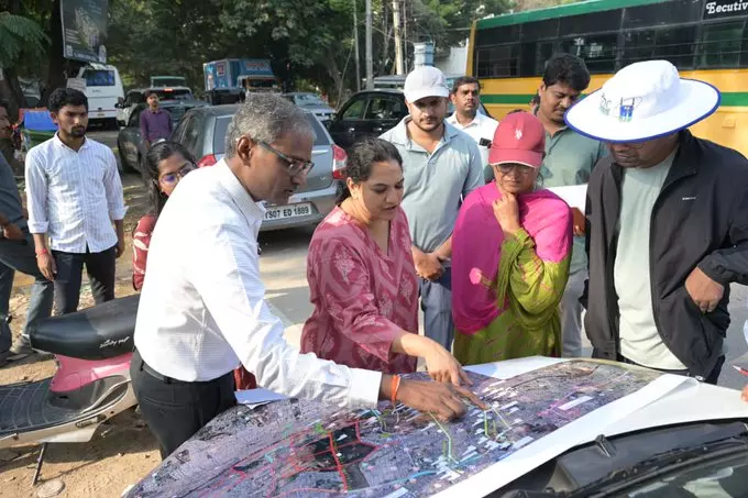 Srijana Inspects Connectivity Options Across Lingampally-Borabanda MMTS Line Srijana Inspects Connectivity Options Across Lingampally-Borabanda MMTS Line