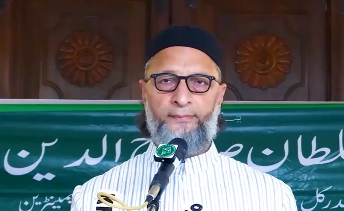 Asaduddin Hails Capt Smit Machchhars Courage After Flydubai Terror Attack Asaduddin Hails Capt Smit Machchhars Courage After Flydubai Terror Attack