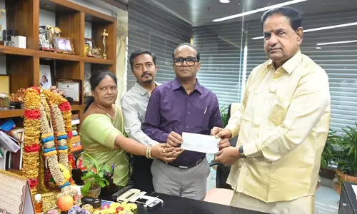 Hyderabad Devotee Donates Rs.1.02 Crore to TTDs SV Pranadana Trust Hyderabad Devotee Donates Rs.1.02 Crore to TTDs SV Pranadana Trust