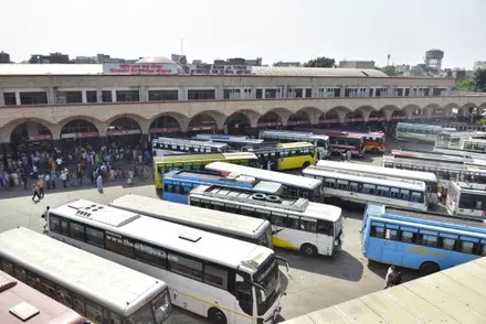 Passengers Stage Road Roko Near Ariyalur Bus Stand Passengers Stage Road Roko Near Ariyalur Bus Stand
