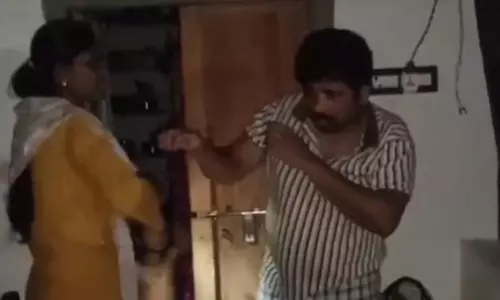Wife, Son Attack Man After Finding Him With Another Woman; Police Arrest Him Wife, Son Attack Man After Finding Him With Another Woman; Police Arrest Him