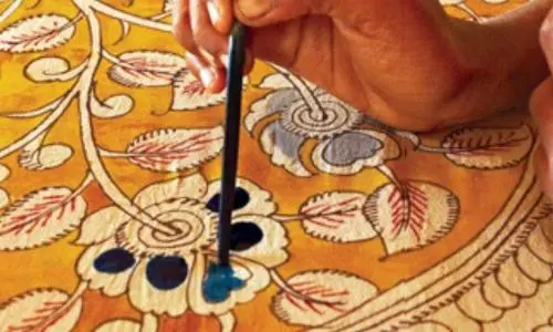 Kalamkari Artisans Under Pressure From Competition With Printed Products
