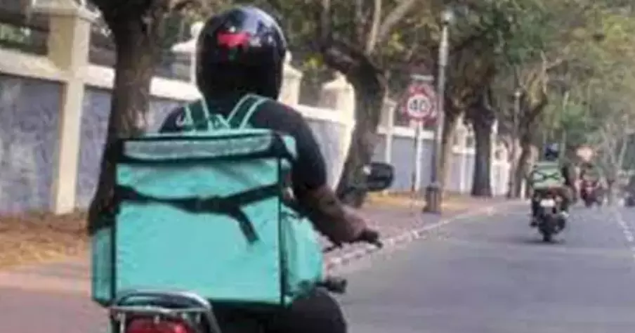 Delivery Agent Assaulted Over Delayed Order in Hyderabad Delivery Agent Assaulted Over Delayed Order in Hyderabad