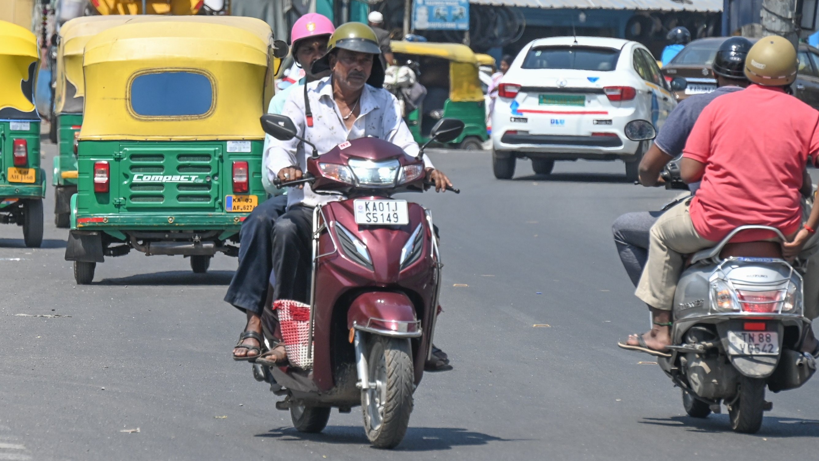 Wrong-Side Driving Rises on Jubilee Hills One-Way Route