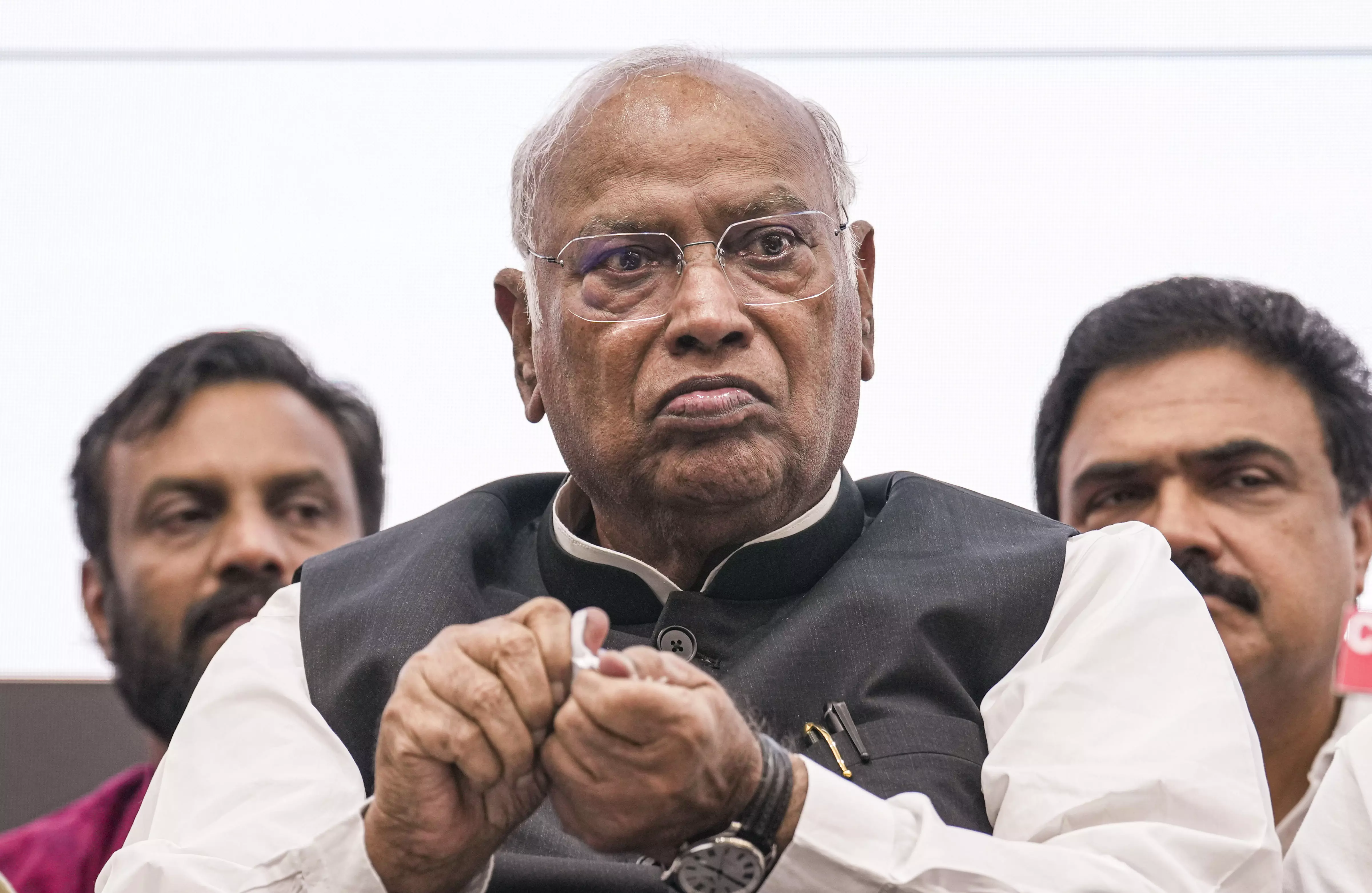 Kharge Approves Three Key Committees for Tamil Nadu Congress Kharge Approves Three Key Committees for Tamil Nadu Congress