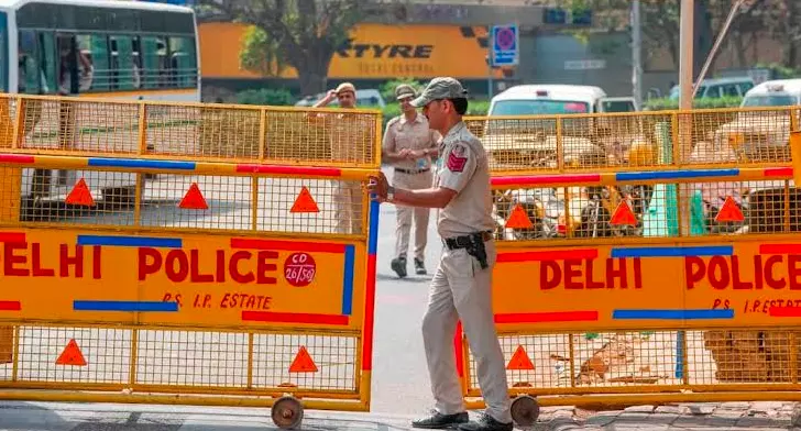 Bomb Threat At Delhis Chinmaya Vidyalaya, Search Operation Underway Bomb Threat At Delhis Chinmaya Vidyalaya, Search Operation Underway