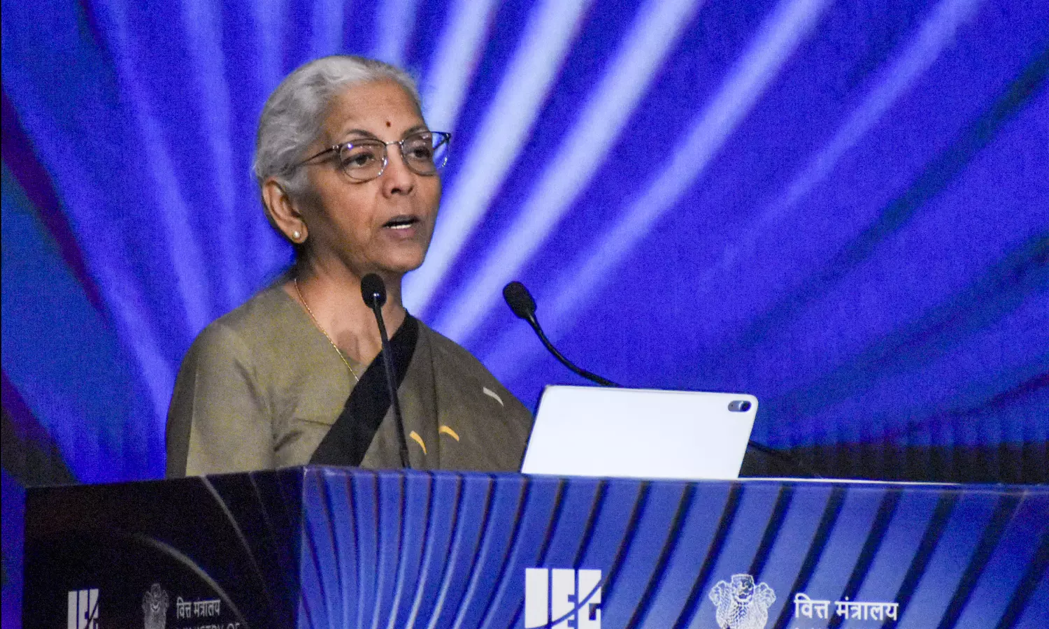 India-US Trade Talks Hit ‘Plateau’ as Concessions Stall: Sitharaman India-US Trade Talks Hit ‘Plateau’ as Concessions Stall: Sitharaman