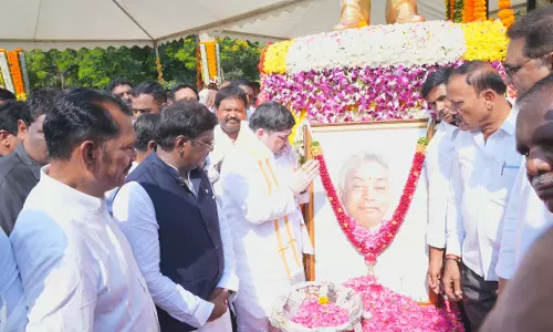 Ministers Pay Tributes to Venkataswamy on his Birth Anniversary Ministers Pay Tributes to Venkataswamy on his Birth Anniversary