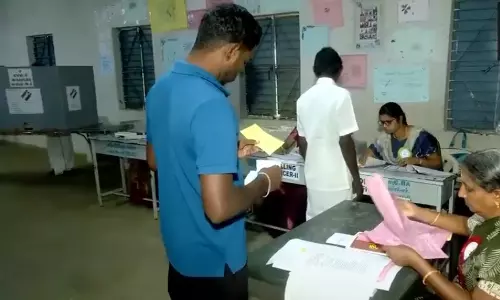 TN Bypolls: Polling Begins, Voters Turn Out Enthusiastically TN Bypolls: Polling Begins, Voters Turn Out Enthusiastically