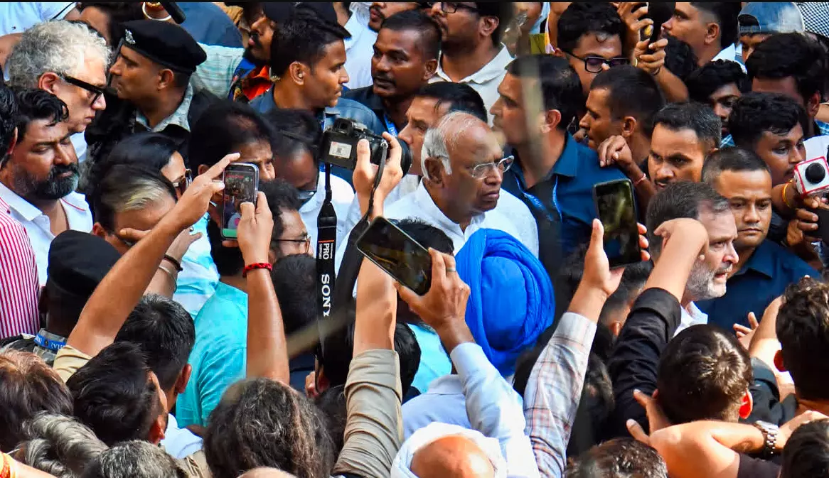 Kharge To Host Second INDIA Bloc Lunch, Anti-CEC Protest Likely Kharge To Host Second INDIA Bloc Lunch, Anti-CEC Protest Likely