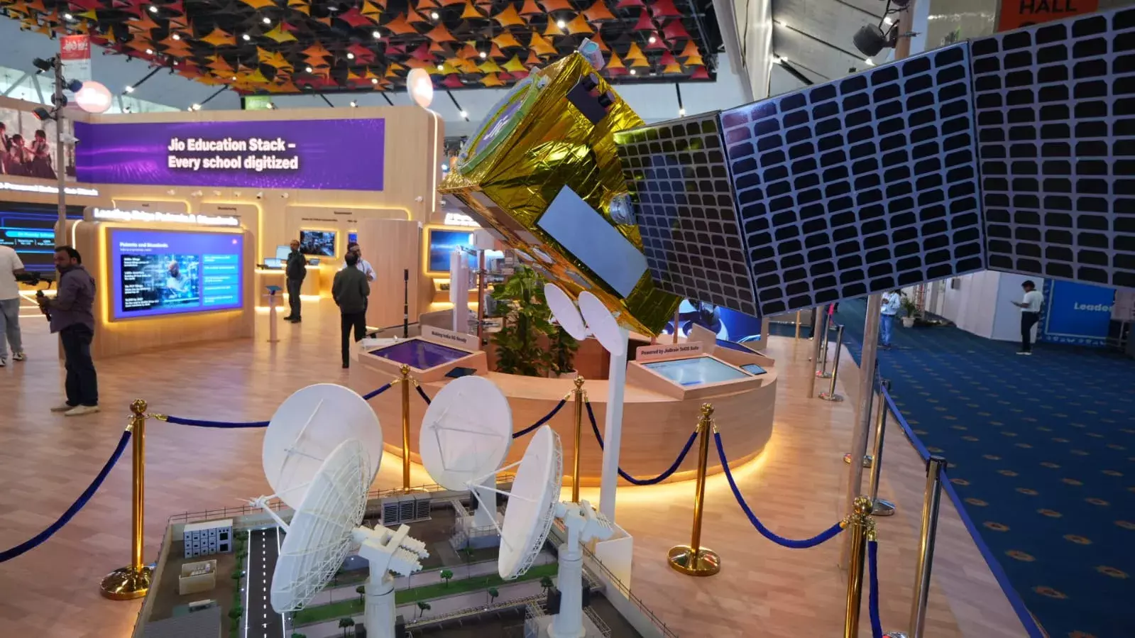Jio Eyes Connectivity Beyond Earth with 1,600 Satellites and 23 Ground Stations Jio Eyes Connectivity Beyond Earth with 1,600 Satellites and 23 Ground Stations