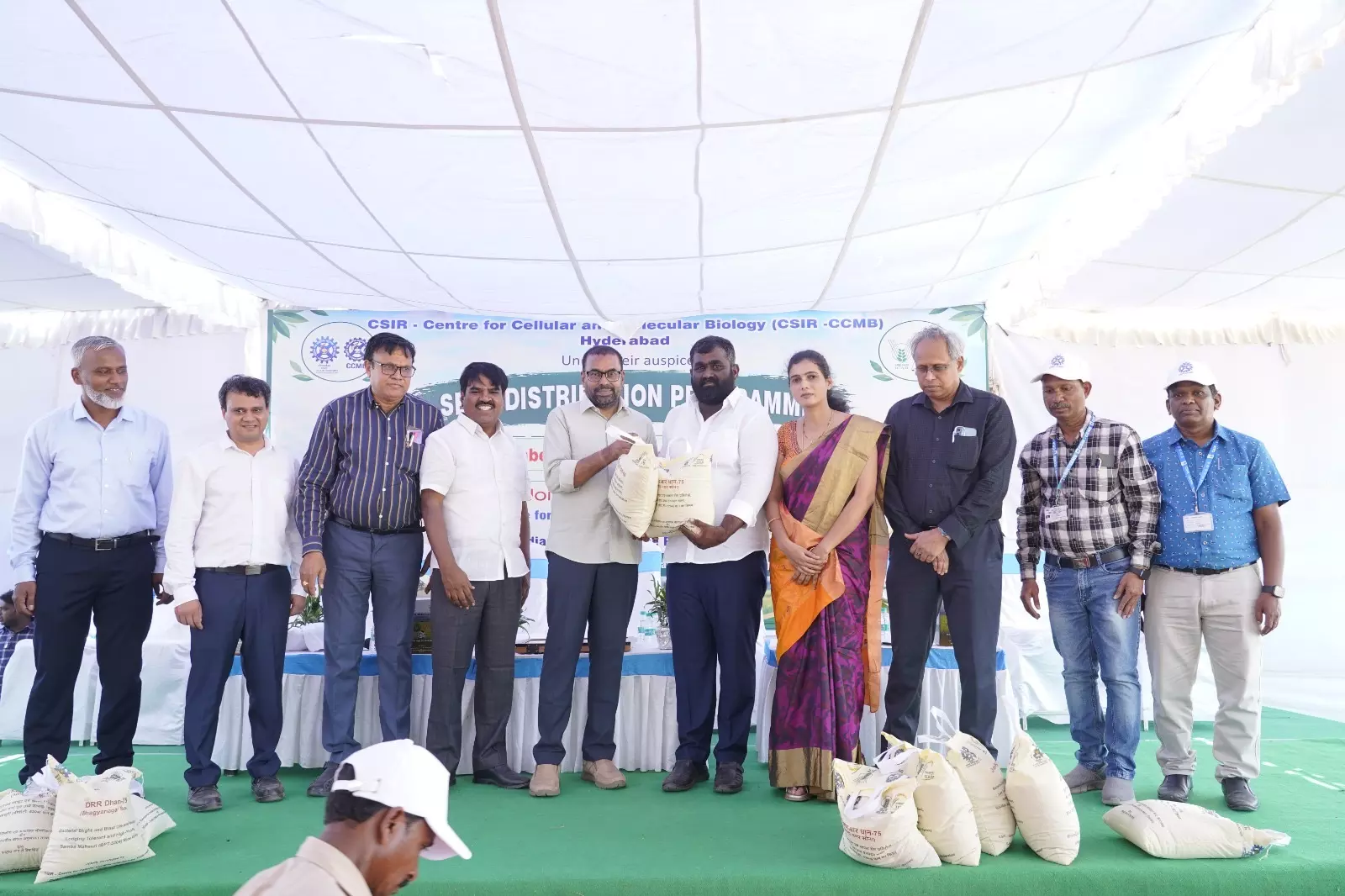 CCMB Distributes Climate-Resilient Rice Seeds To Farmers To Study Ability To Withstand Infections CCMB Distributes Climate-Resilient Rice Seeds To Farmers To Study Ability To Withstand Infections