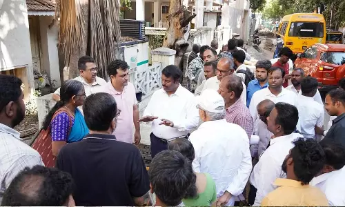 Act on Long-Pending Civic Issues Before Monsoon, Adyar Residents Tell Minister Act on Long-Pending Civic Issues Before Monsoon, Adyar Residents Tell Minister