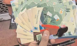 Once Ubiquitous, Postcard Turns Into A Hobby